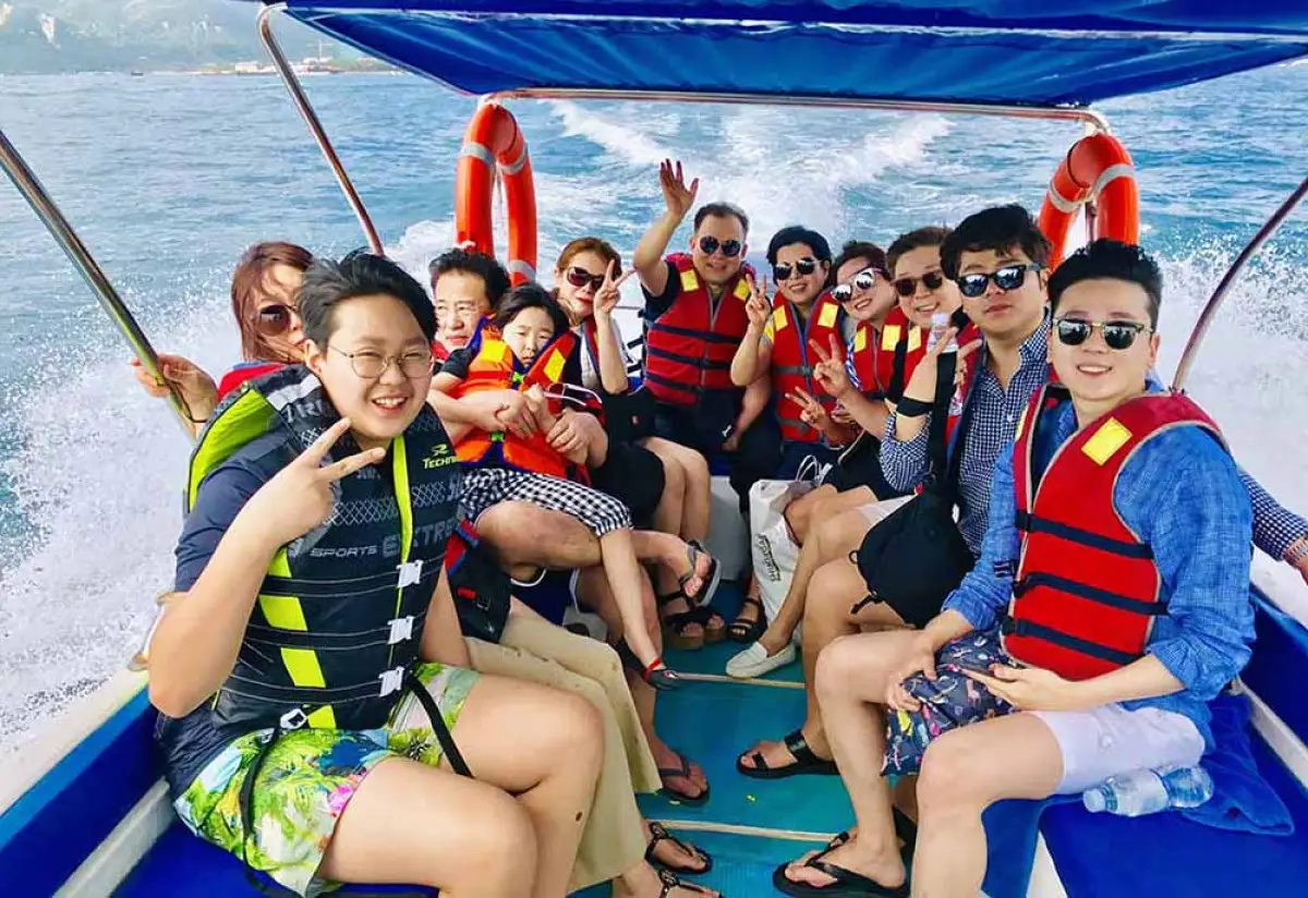 Cho thuê ca nô du lịch đảo Nha Trang giá rẻ