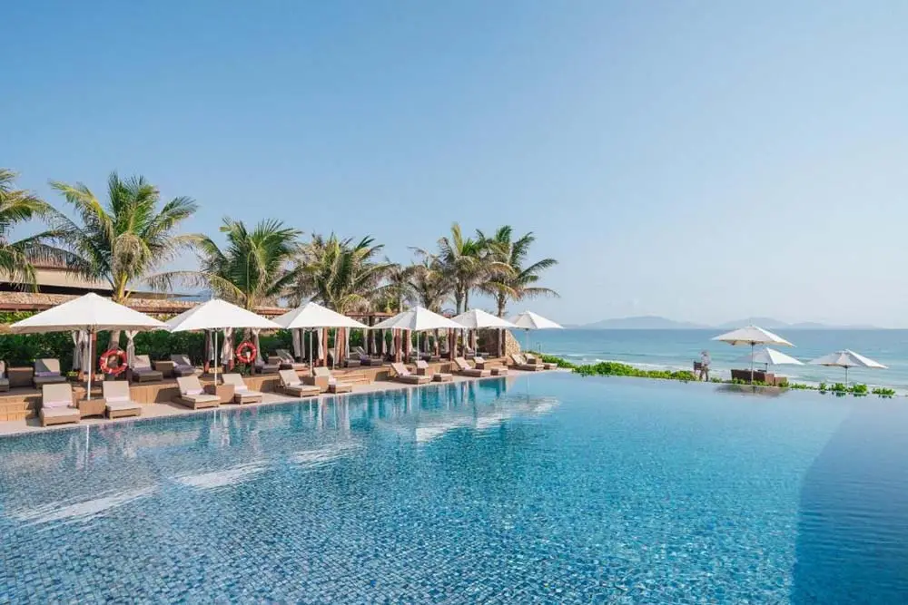 Combo trọn gói 3 bữa ăn resort Cam Ranh giá rẻ